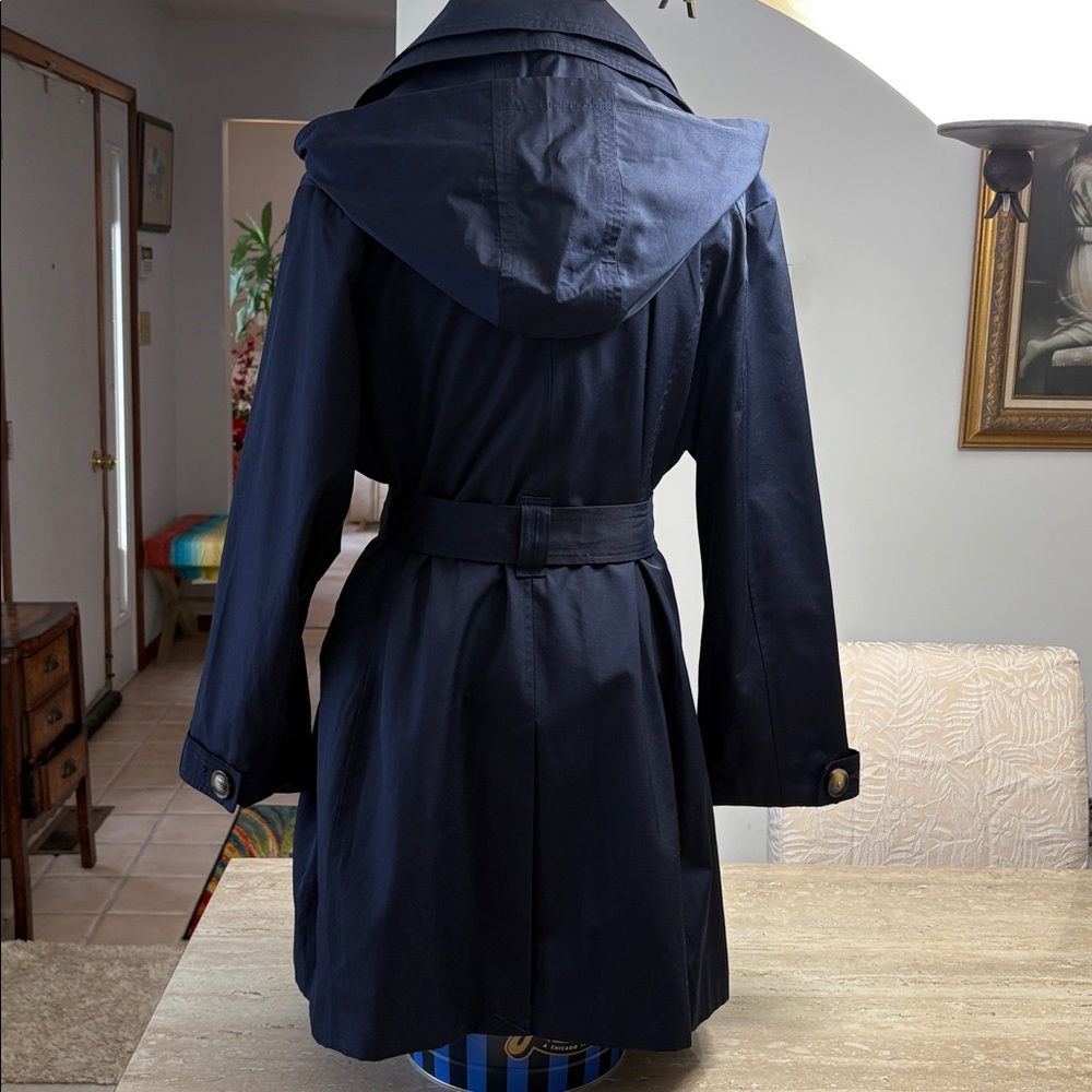 NWOT Navy London Fog light weight Trench Coat with detachable hood, no flaws. - Picture 3 of 16